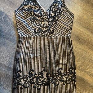 Elegant Black Striped Dress Minuet Brand Size Medium Formal Fitted Short